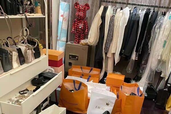 承德市回收一线品牌衣服.jpg